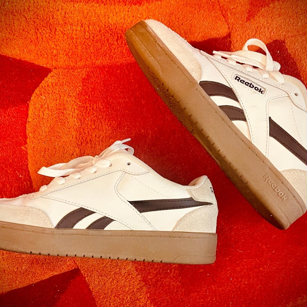 Reebok Ortholite White and Black + Gum Colored Sole, Classic Sneakers. Size:7.5. - Picture 3 of 4